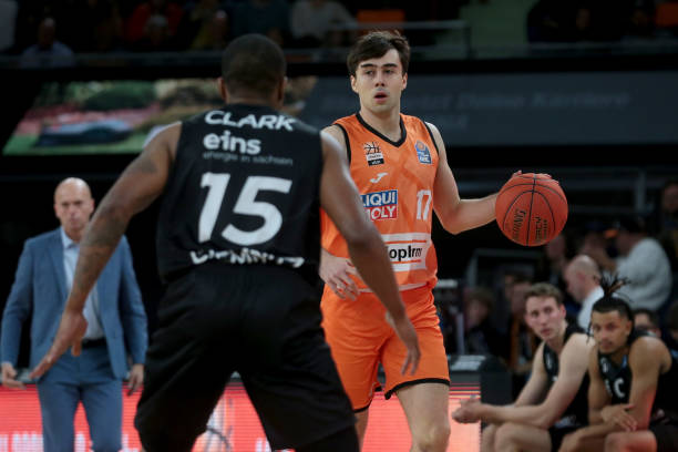 更让人意外 更让人意外